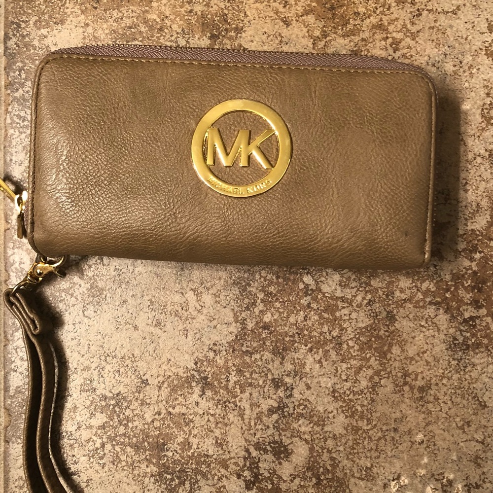 HUGE EXTENDED MK WALLET / WRISTLET